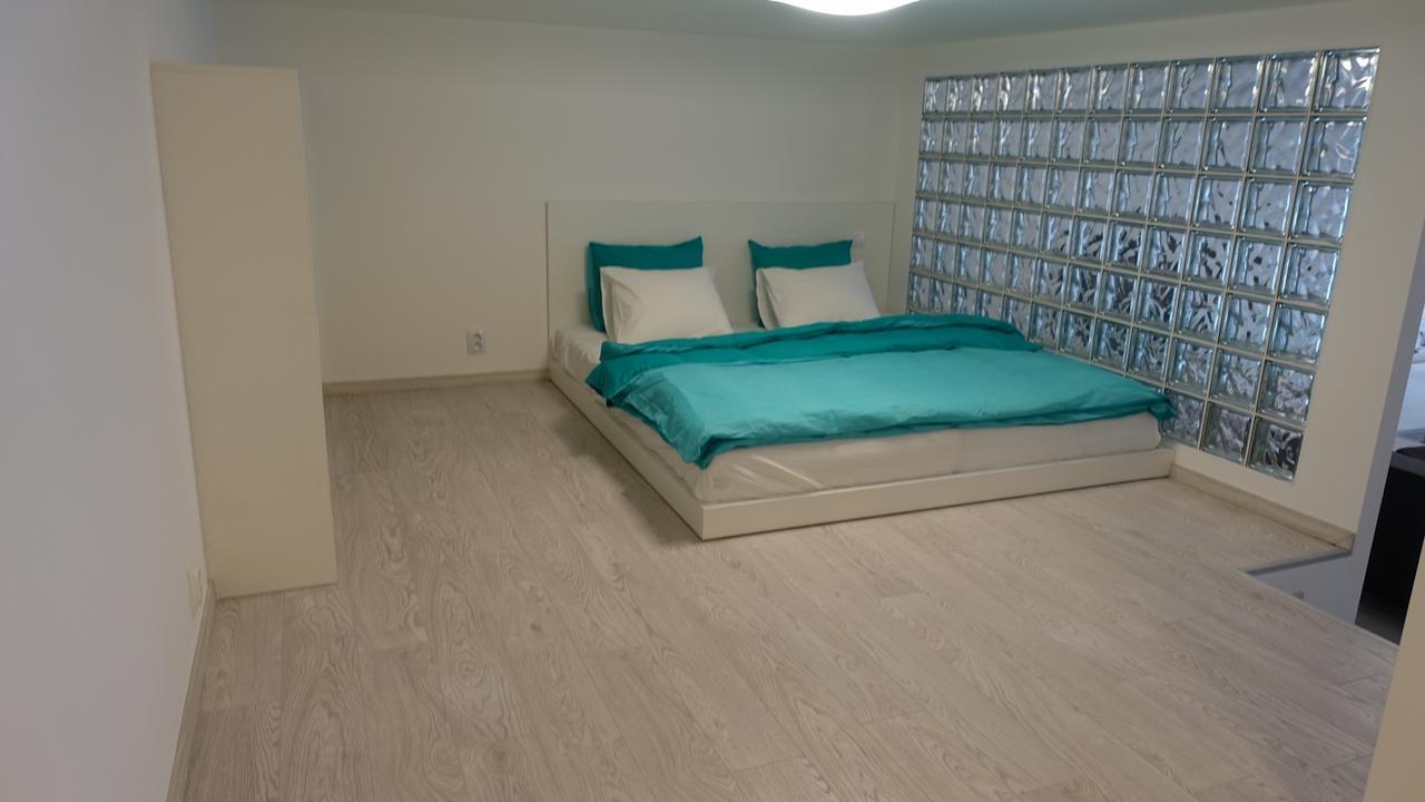 Trinity Residence Praag Buitenkant foto